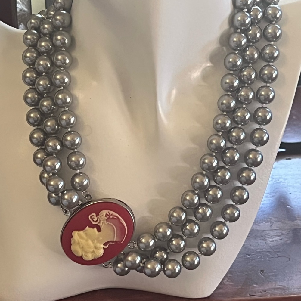 Three Strand Silver Grey Faux Pearl Necklace..like new Large Cameo Closure.. .l